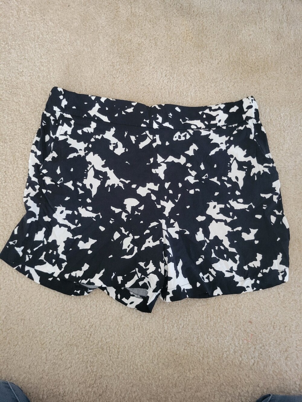 Nine West Womens XL Shorts Black and White Graphic Print Relaxed Pull On Comfort